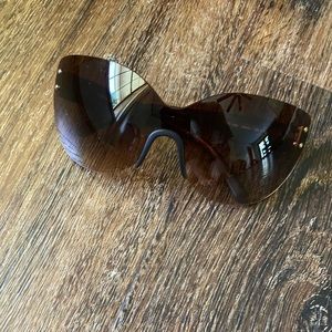 Tory Burch Sunglasses in Excellent condition